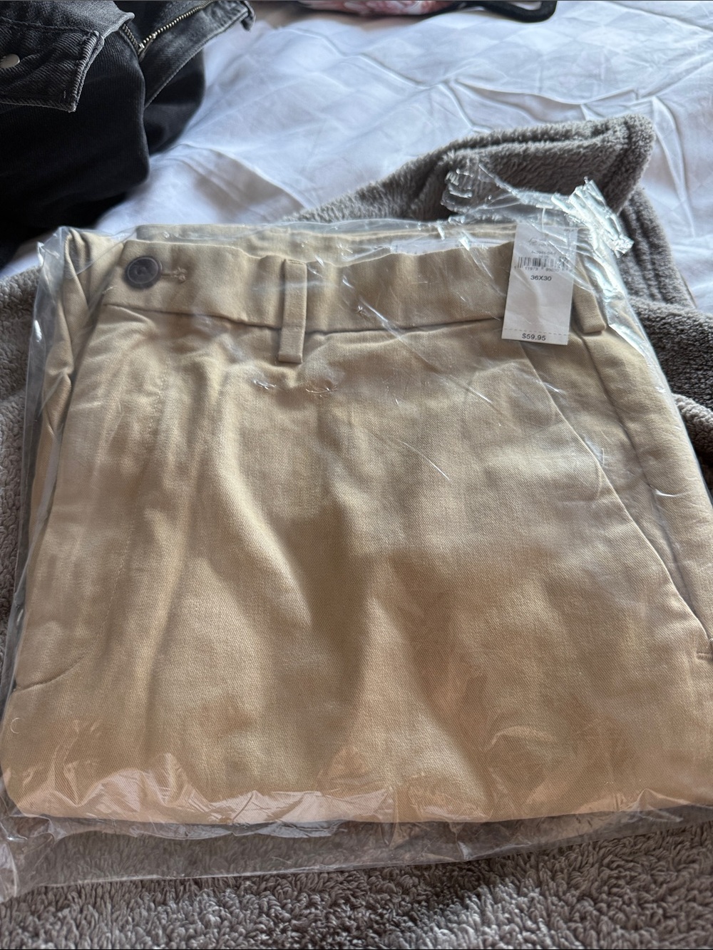 GAP Men's Khaki Chinos - Light Tan